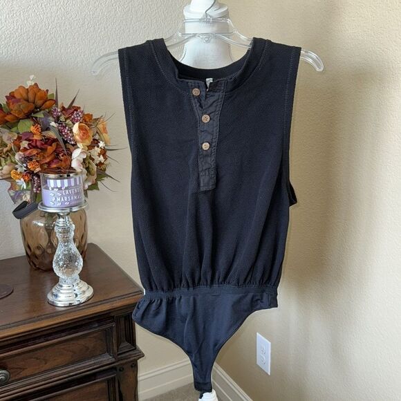 Free People Bodysuit Top Textured Black Peek Aye Henley Intimately Free Small - Picture 2 of 4